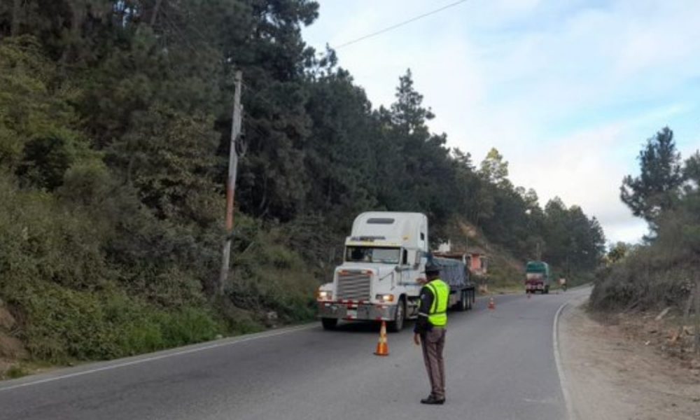 Contin An Bloqueos En Carreteras De Guatemala