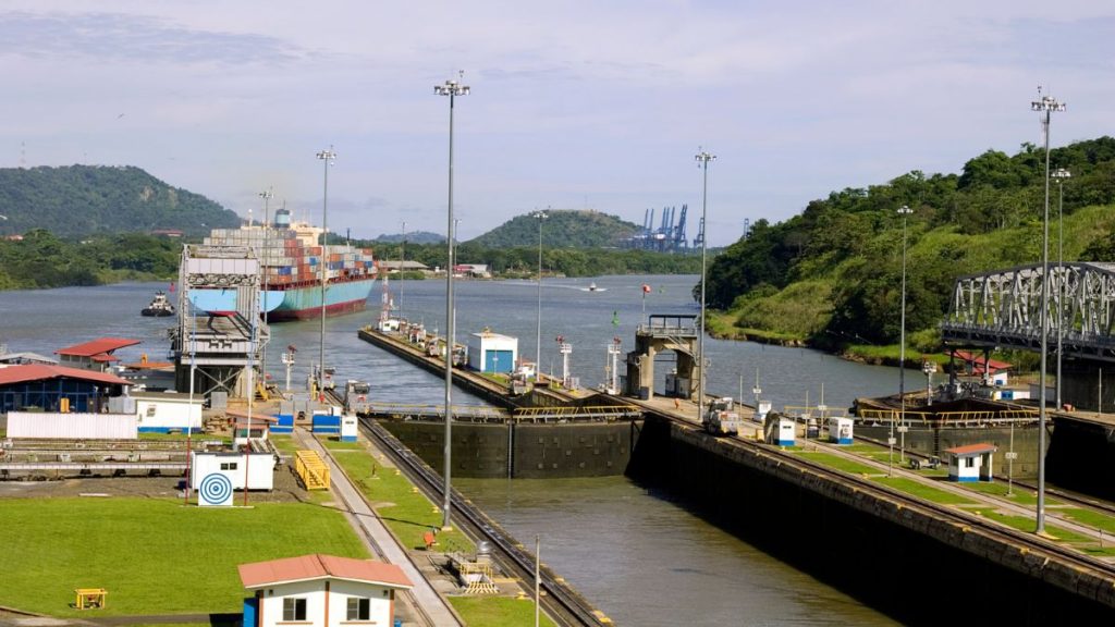 Tránsitos En El Canal De Panamá Alcanzan Su Máximo