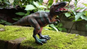 Descubren diminuto dinosaurio pariente del Tyranosaurio Rex