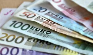 Sube precio del euro por medidas del Banco Central Europeo
