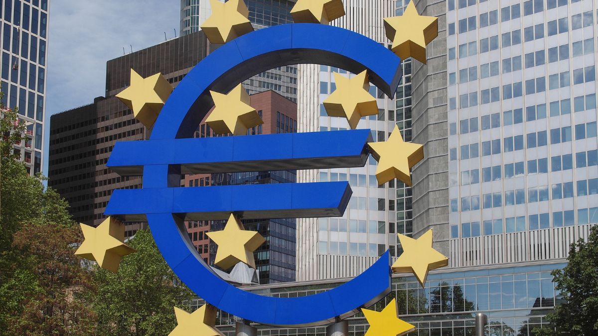 La presidente del Banco Central Europeo (BCE), Christine Lagarde, mostró seria preocupación acerca de un mayor riesgo de recesión.