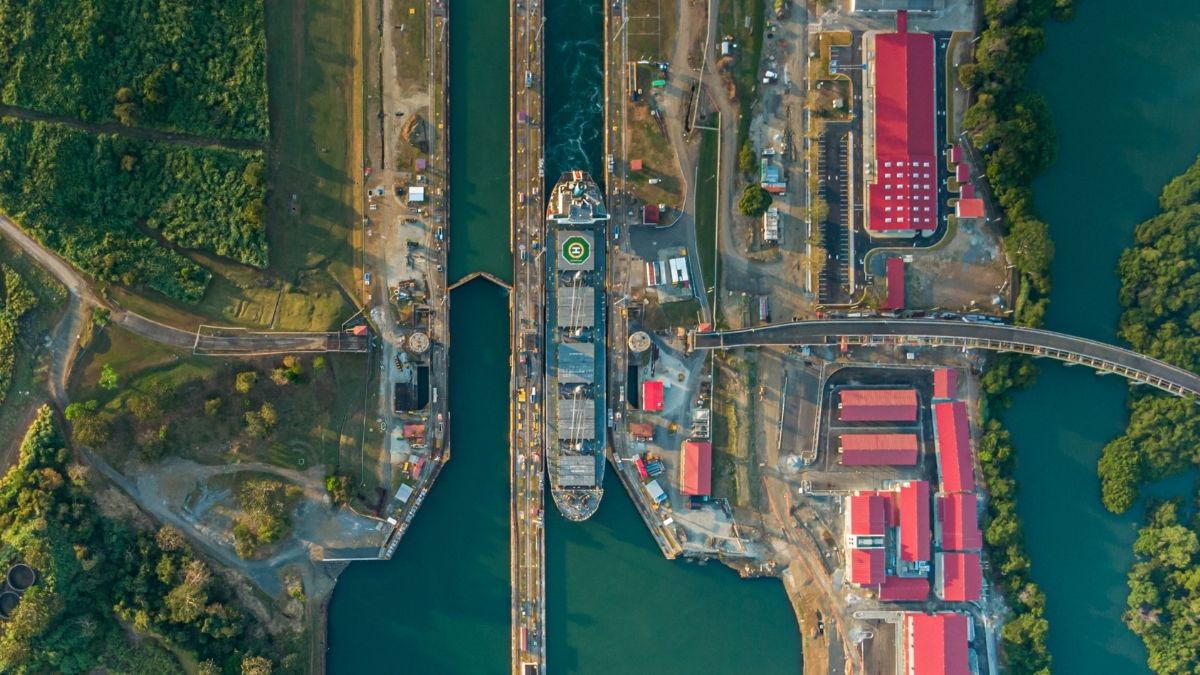 Canal de Panamá suspende temporalmente subastas especiales de tránsito de buques