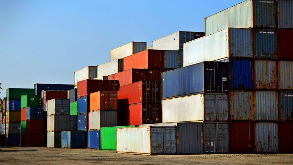 10 mil contenedores pendientes de despacho en el Sistema Portuario de ...