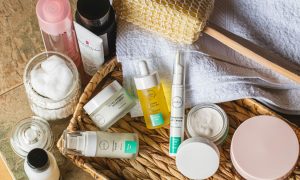 Mikaely Correa de Euromonitor y Valentín García de Barentz, expertos en tendencias de cosméticos e higiénicos.