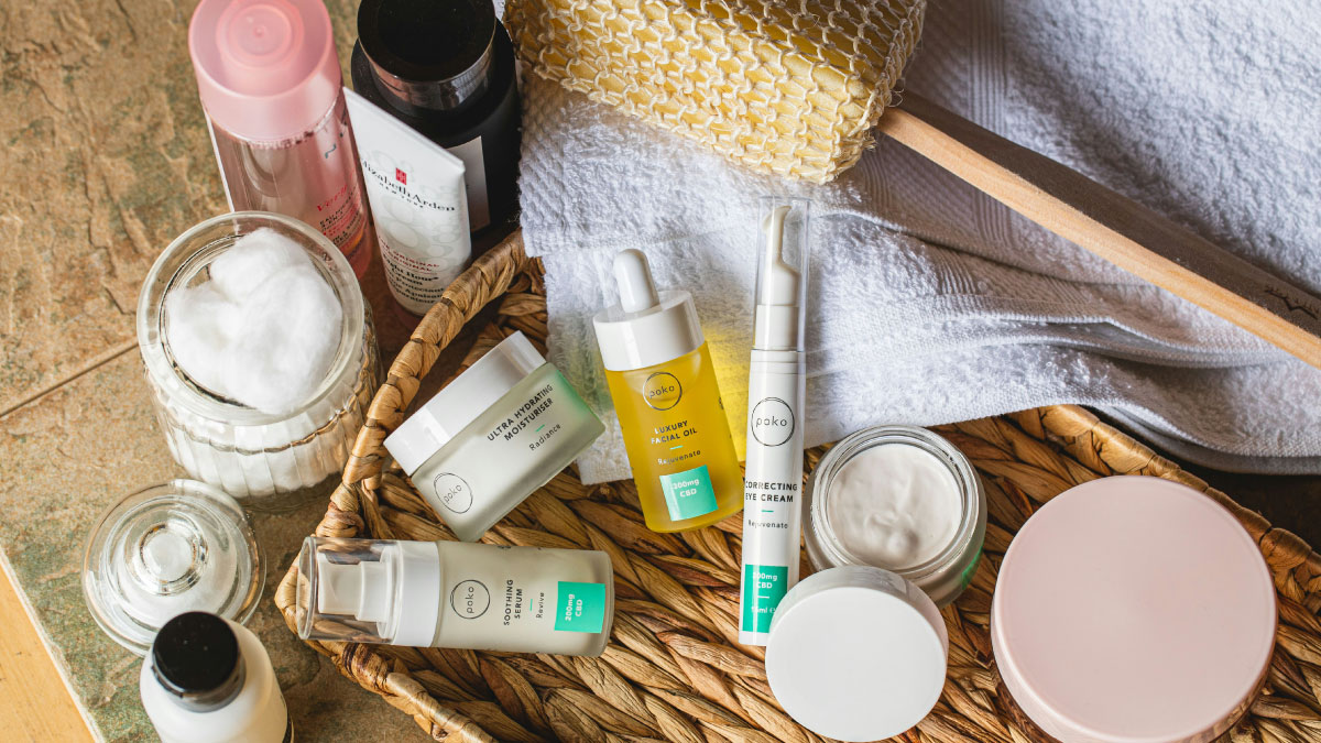 Mikaely Correa de Euromonitor y Valentín García de Barentz, expertos en tendencias de cosméticos e higiénicos.